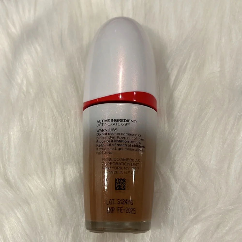 Shiseido Revitalessence Skin Glow Foundation